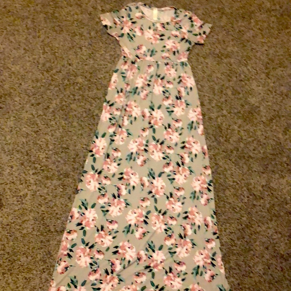 Short-sleeved dress